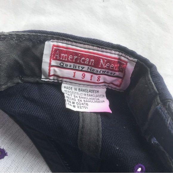 Vintage Mighty Ducks National Hockey League Hat / Disney -Some Minor Wear & Tear - Picture 4 of 6